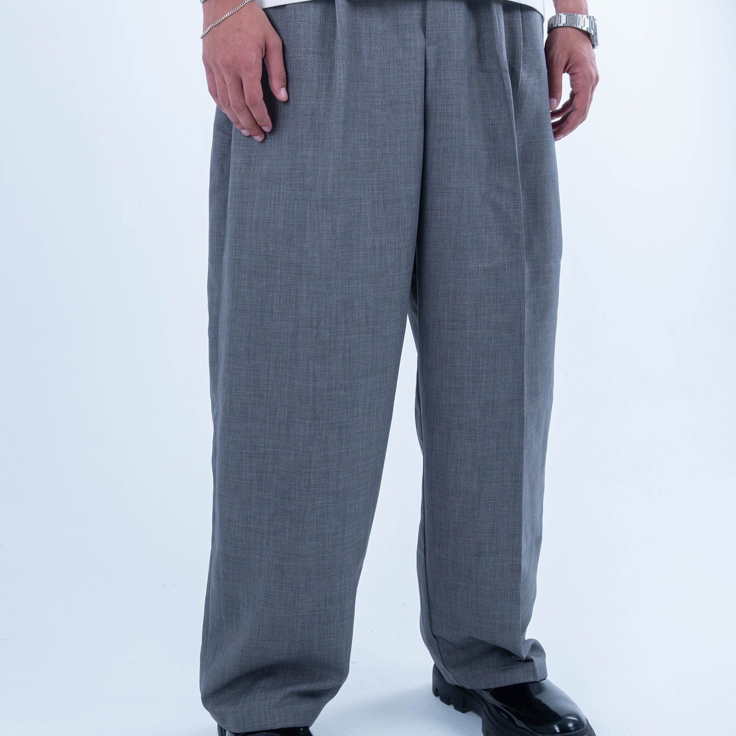 Grey tailored pleated pants