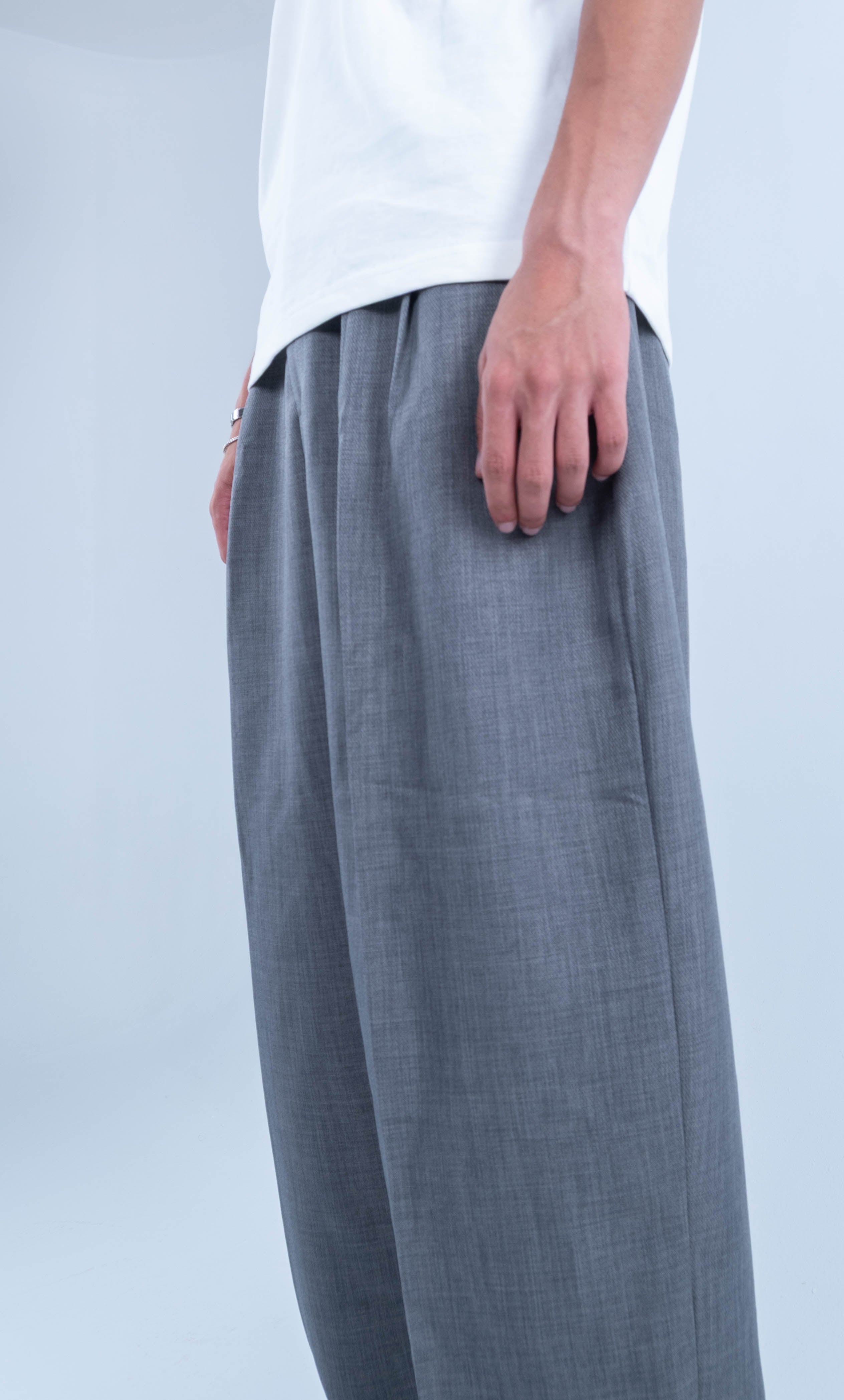 Grey tailored pleated pants