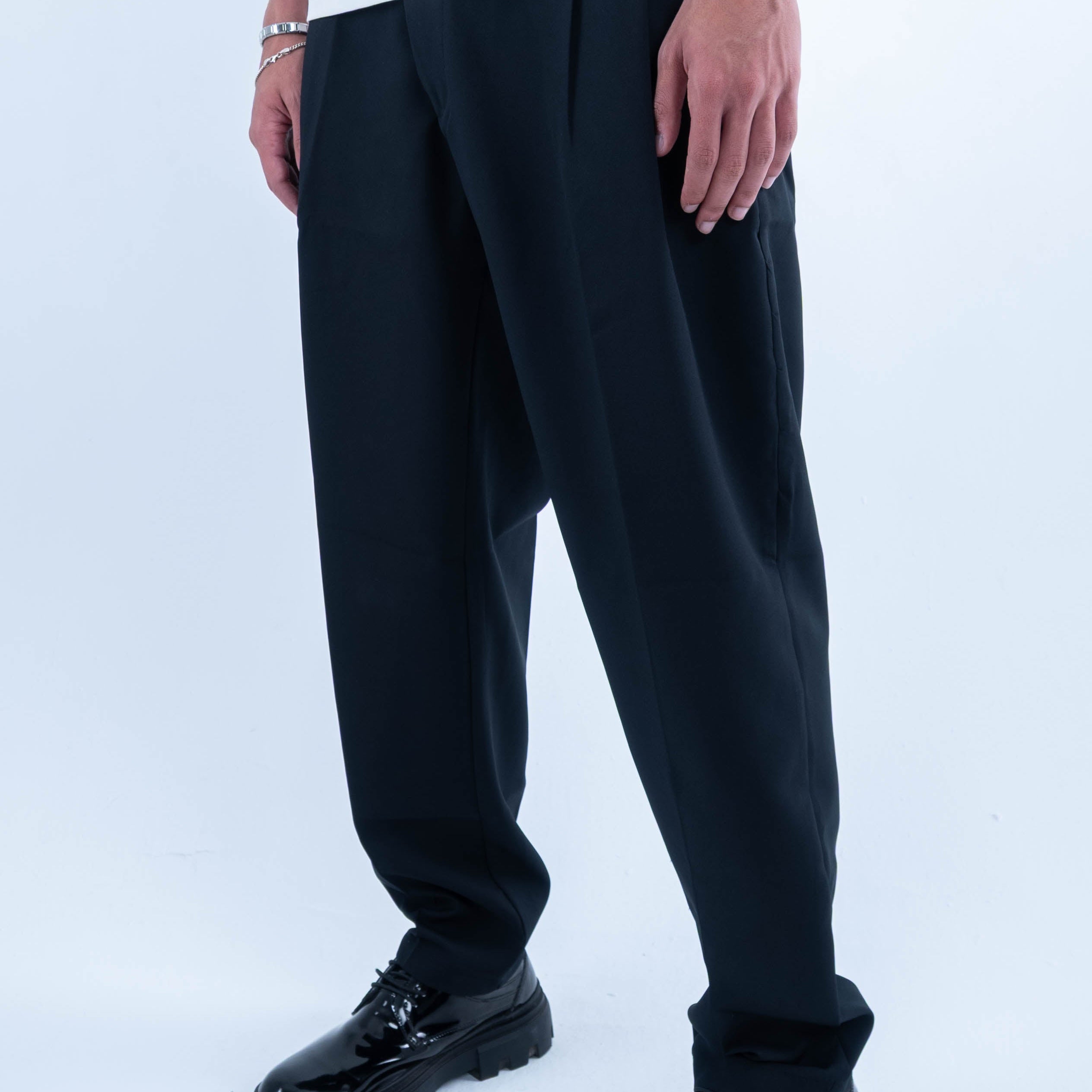 URBAN BLACK PLEAT PANTS