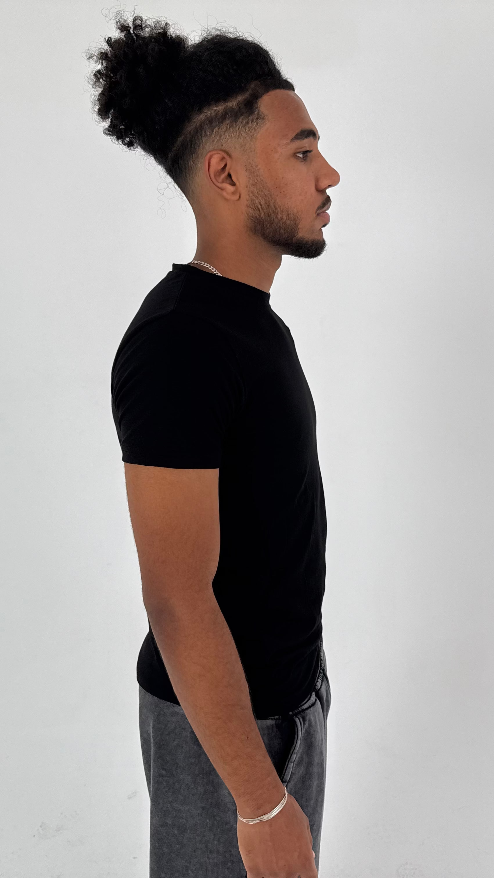 SLIM FIT BLACK T-SHIRT